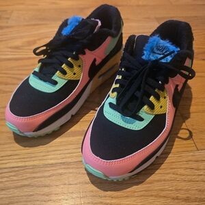 Nike Air Max 90 Sneakers